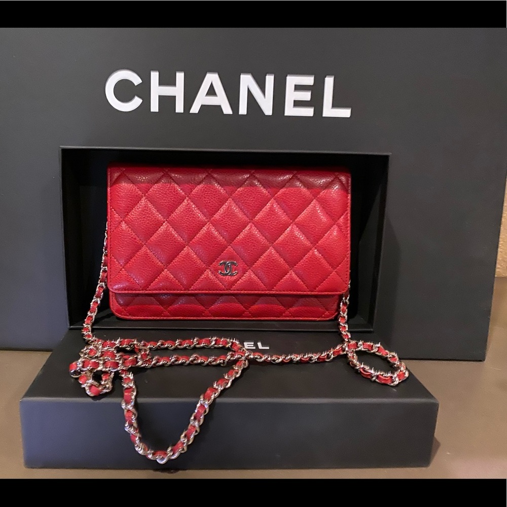 CHANEL signature wallet on a chain.